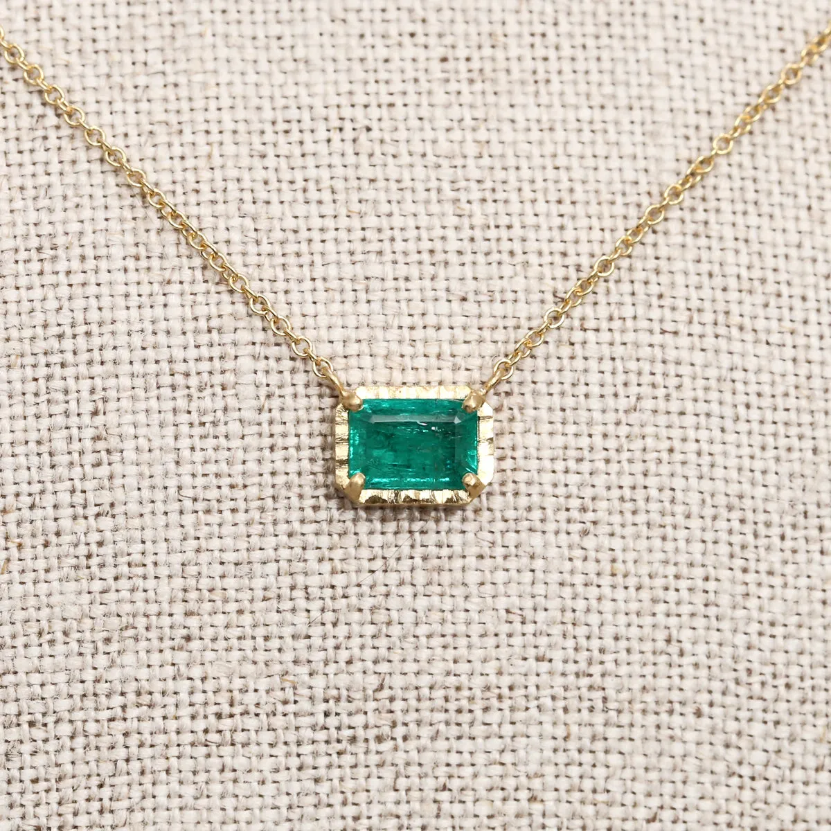 0.98ct Emerald necklace