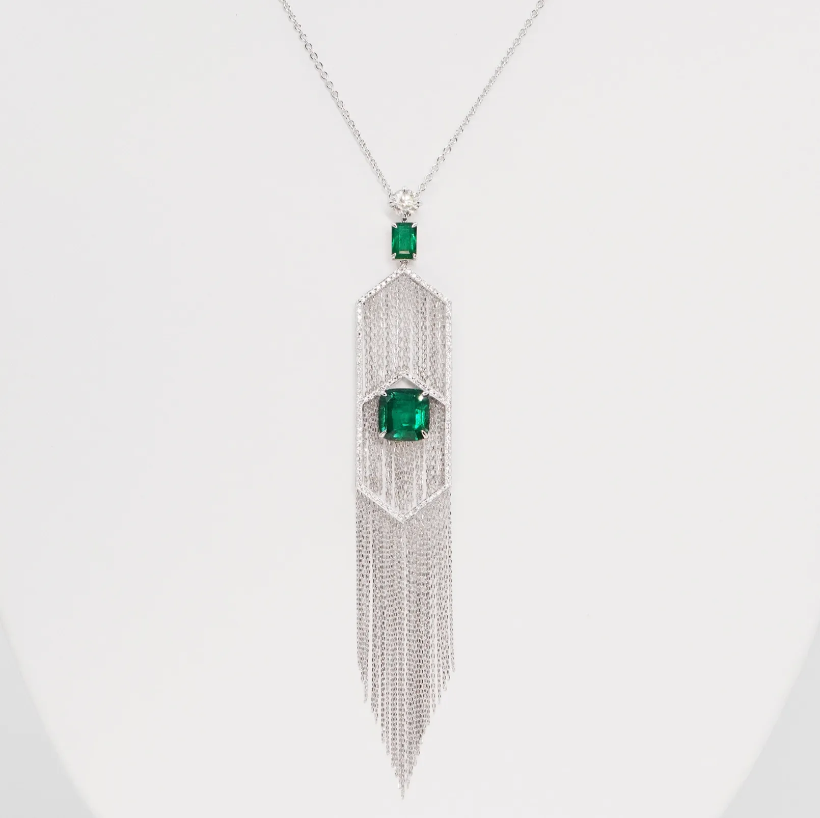 5.23 / 1.34 cts Emerald with Diamond Necklace