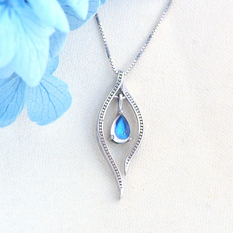 Elegant Ladies Blue Moonstone Sterling Silver Pendant Necklace For Women